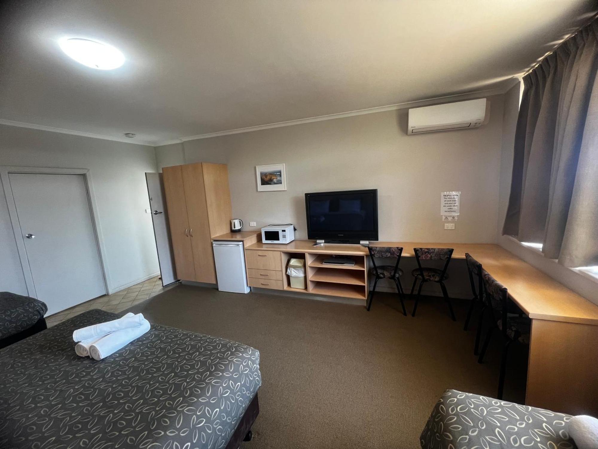 Highway One Motel Ceduna Exterior photo
